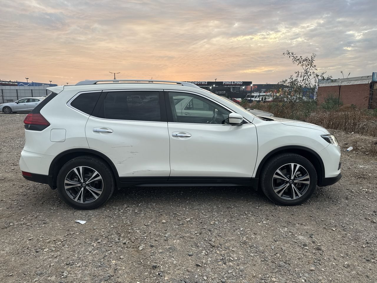 NISSAN - 8