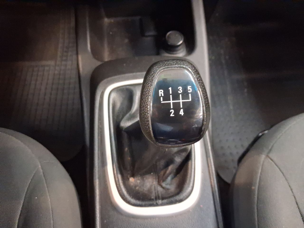 Chevrolet Sail — foto 19 de 20