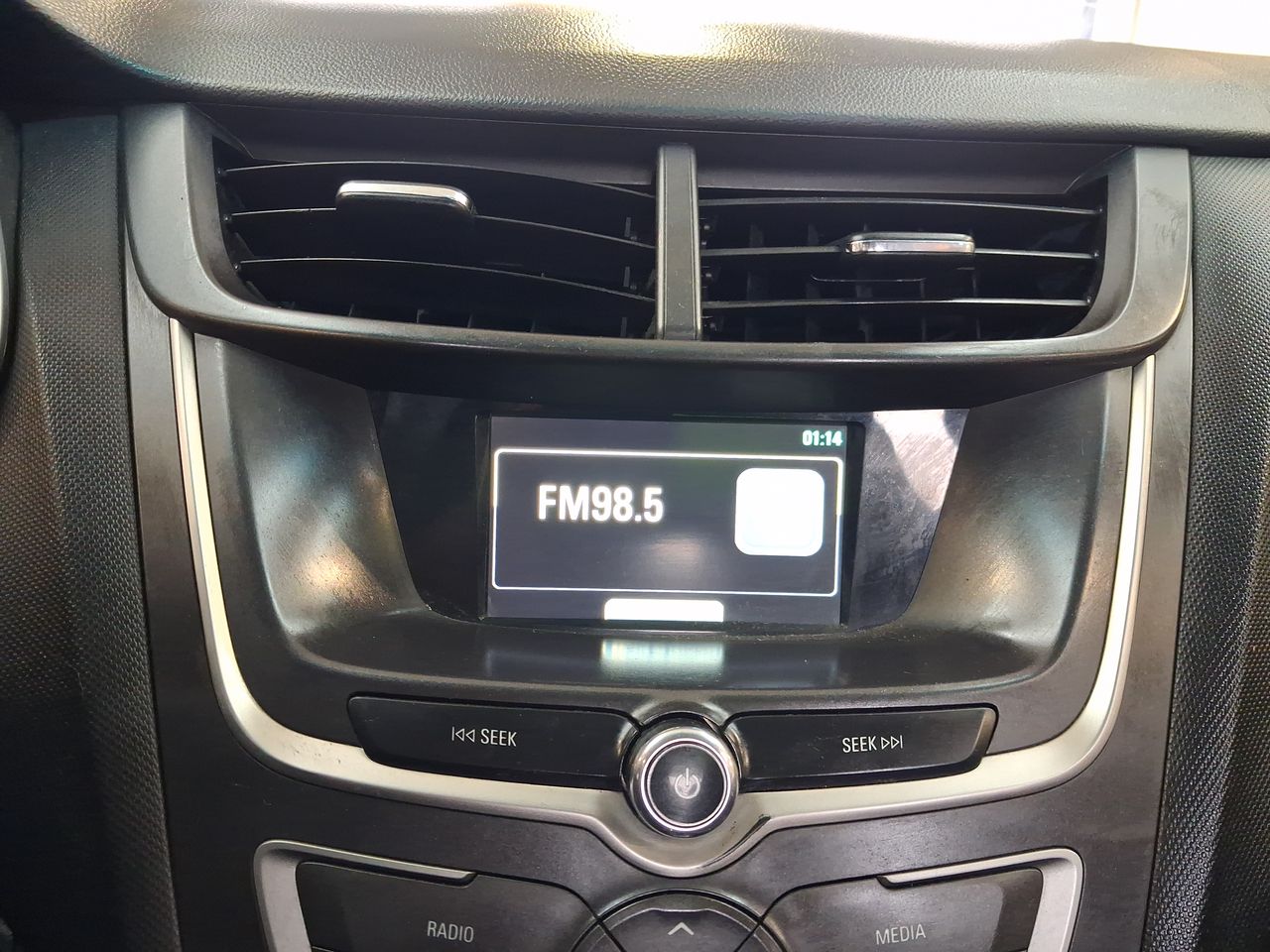 Chevrolet Sail — foto 17 de 20