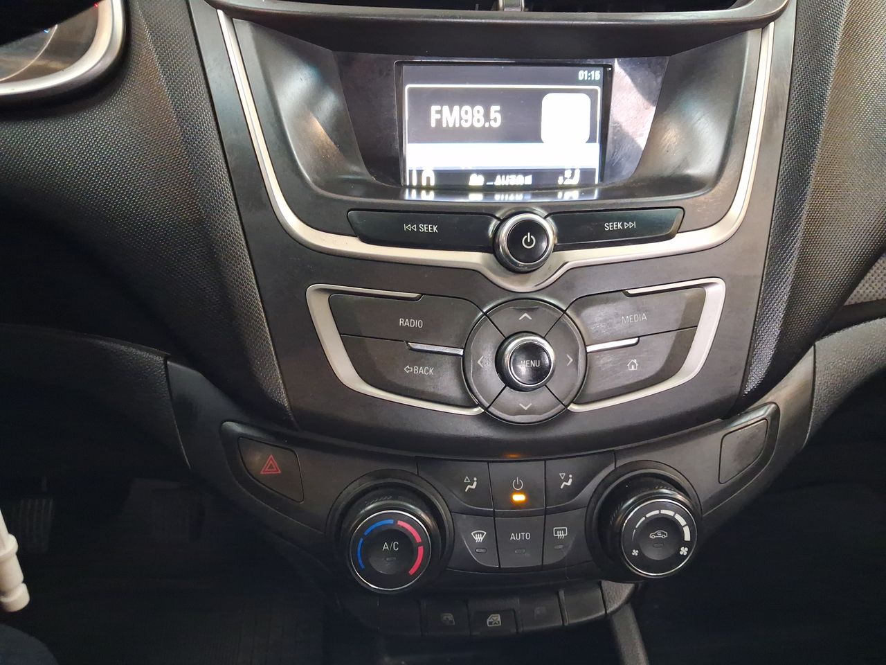 Chevrolet Sail — foto 18 de 20