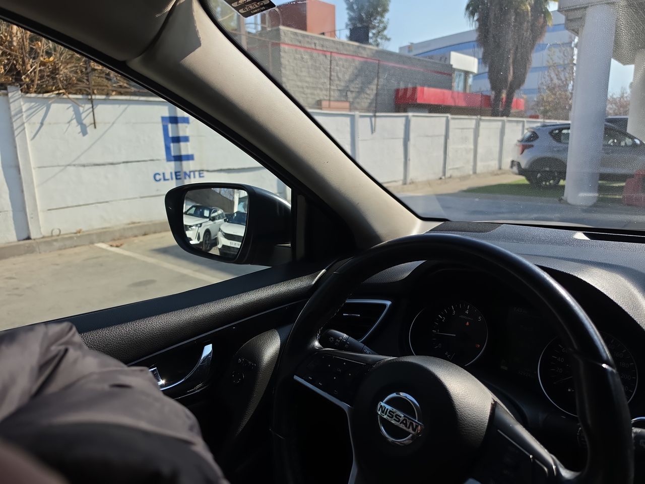 NISSAN - 6