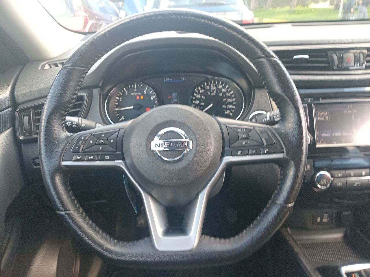 Nissan X-Trail — foto 24 de 36