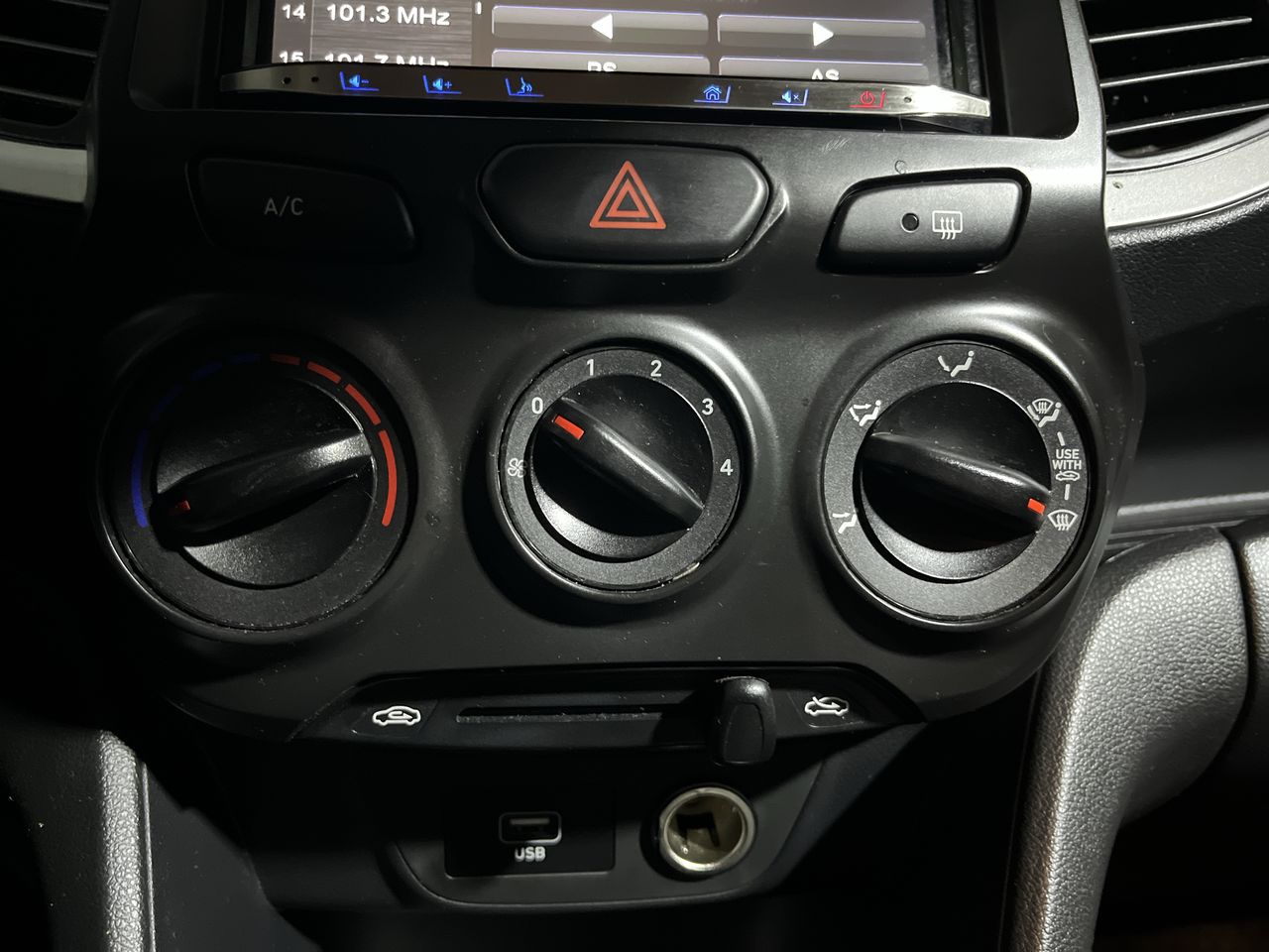 HYUNDAI - 23