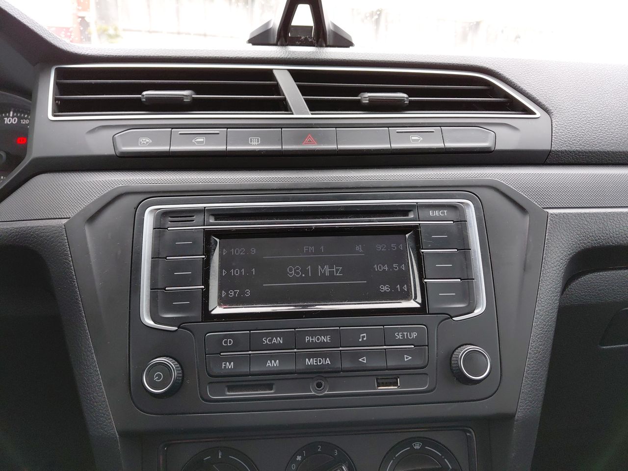 VOLKSWAGEN - 17