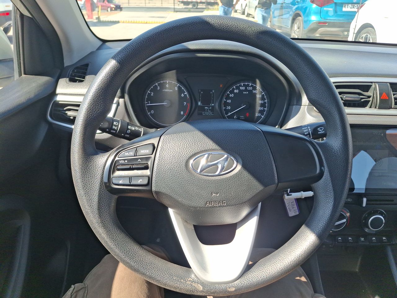 HYUNDAI - 22