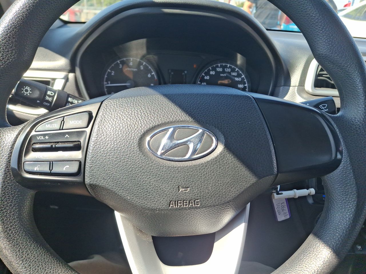 HYUNDAI - 23