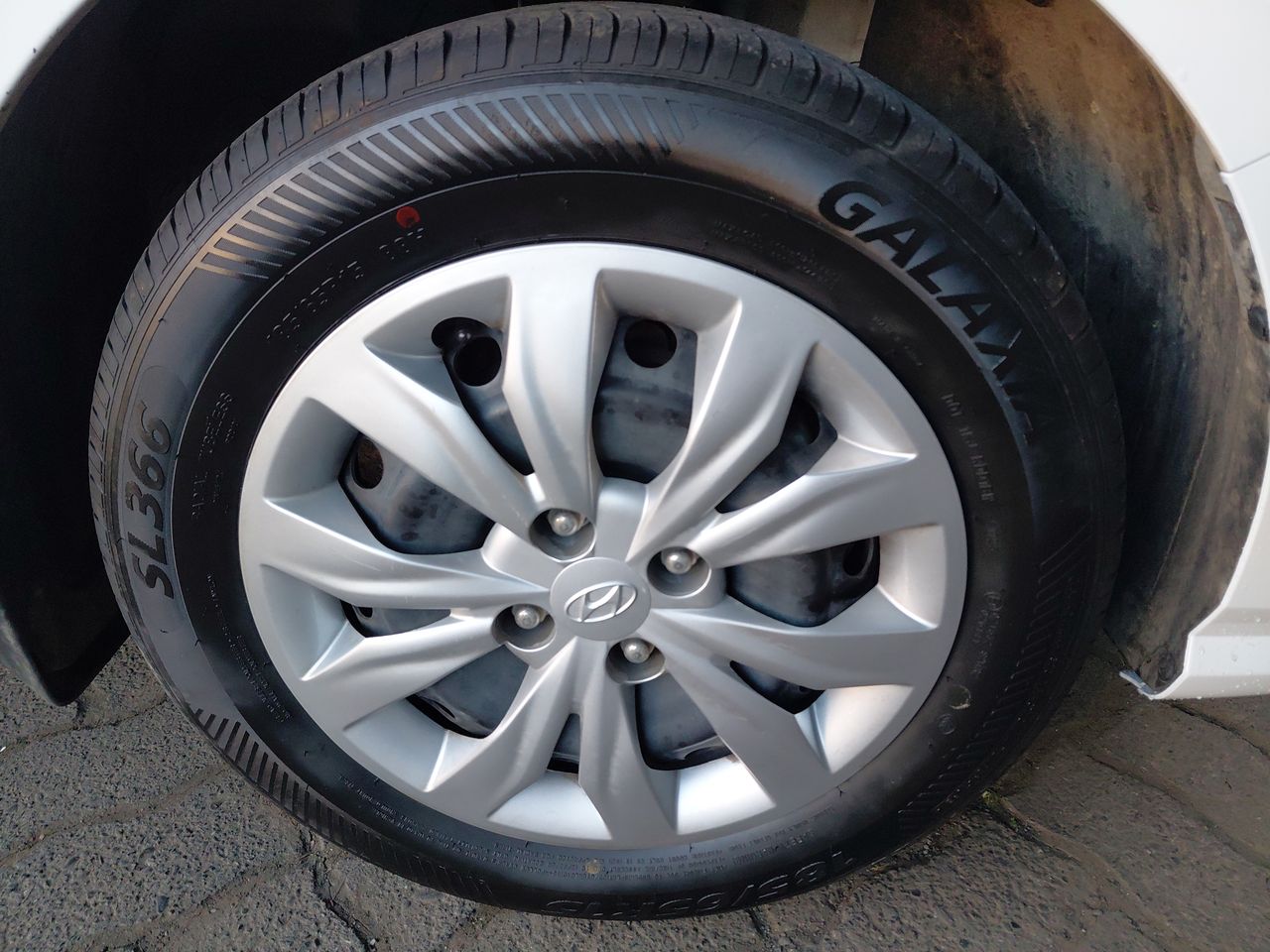 HYUNDAI - 7