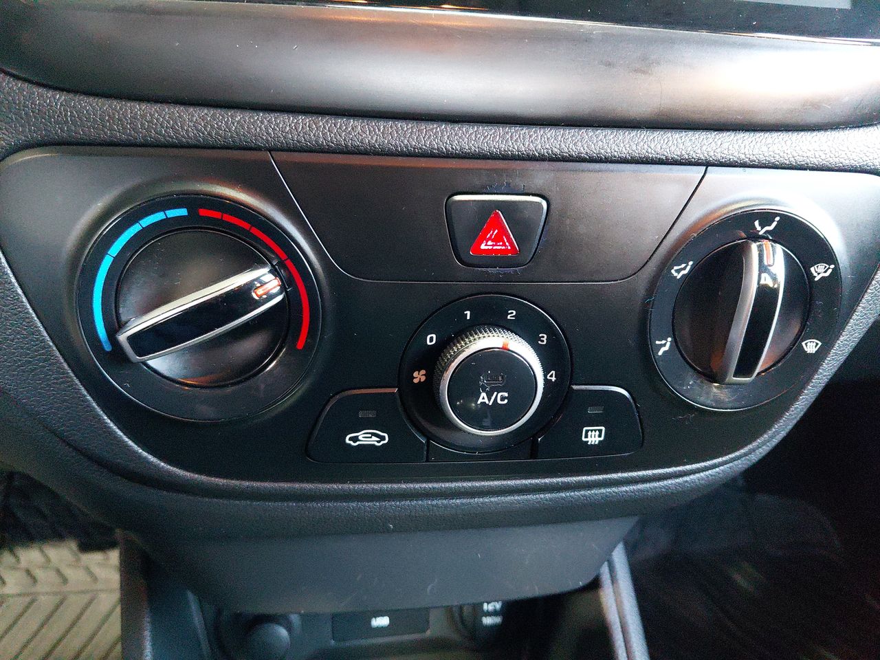 HYUNDAI - 19