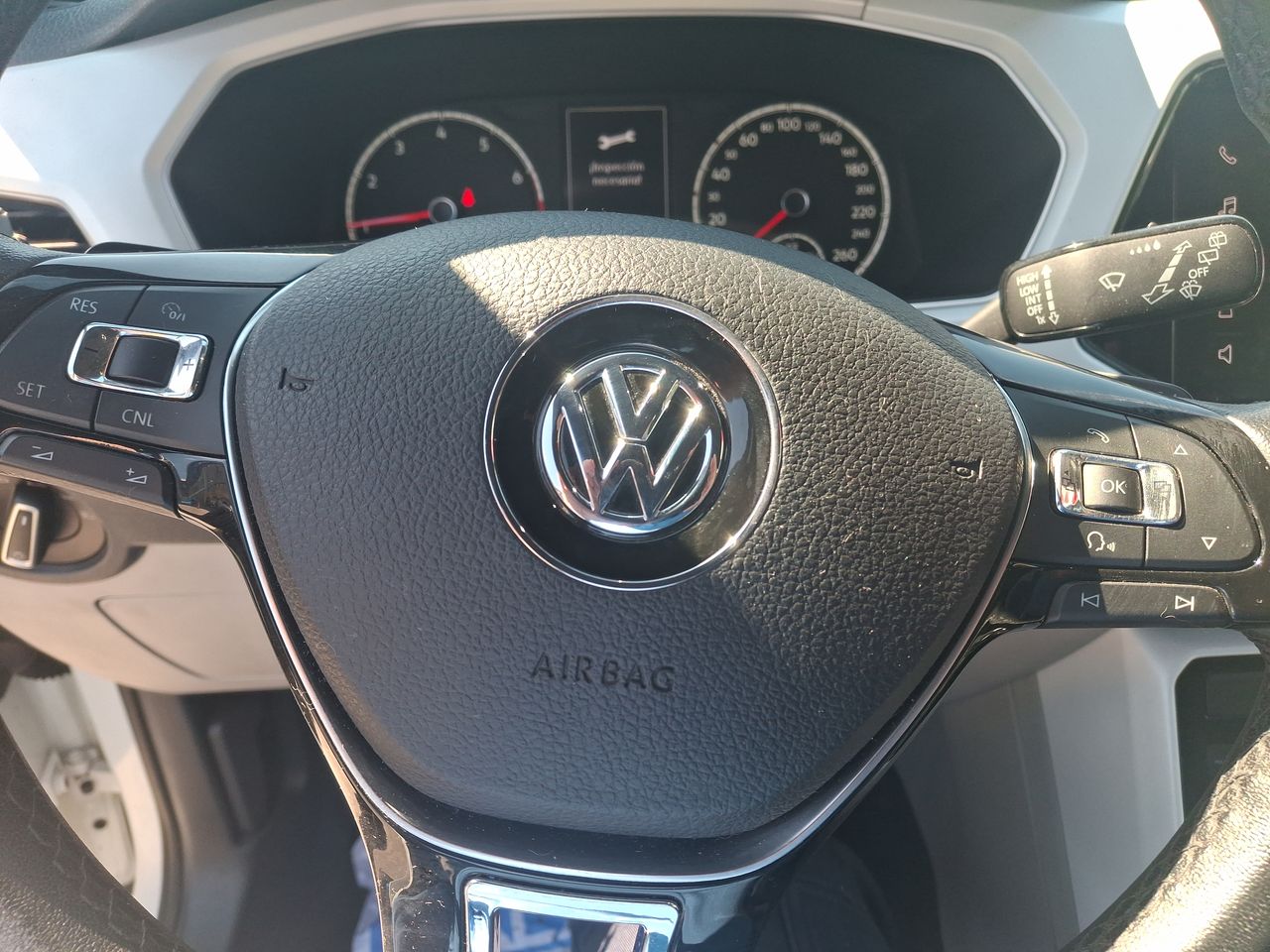 VOLKSWAGEN - 26