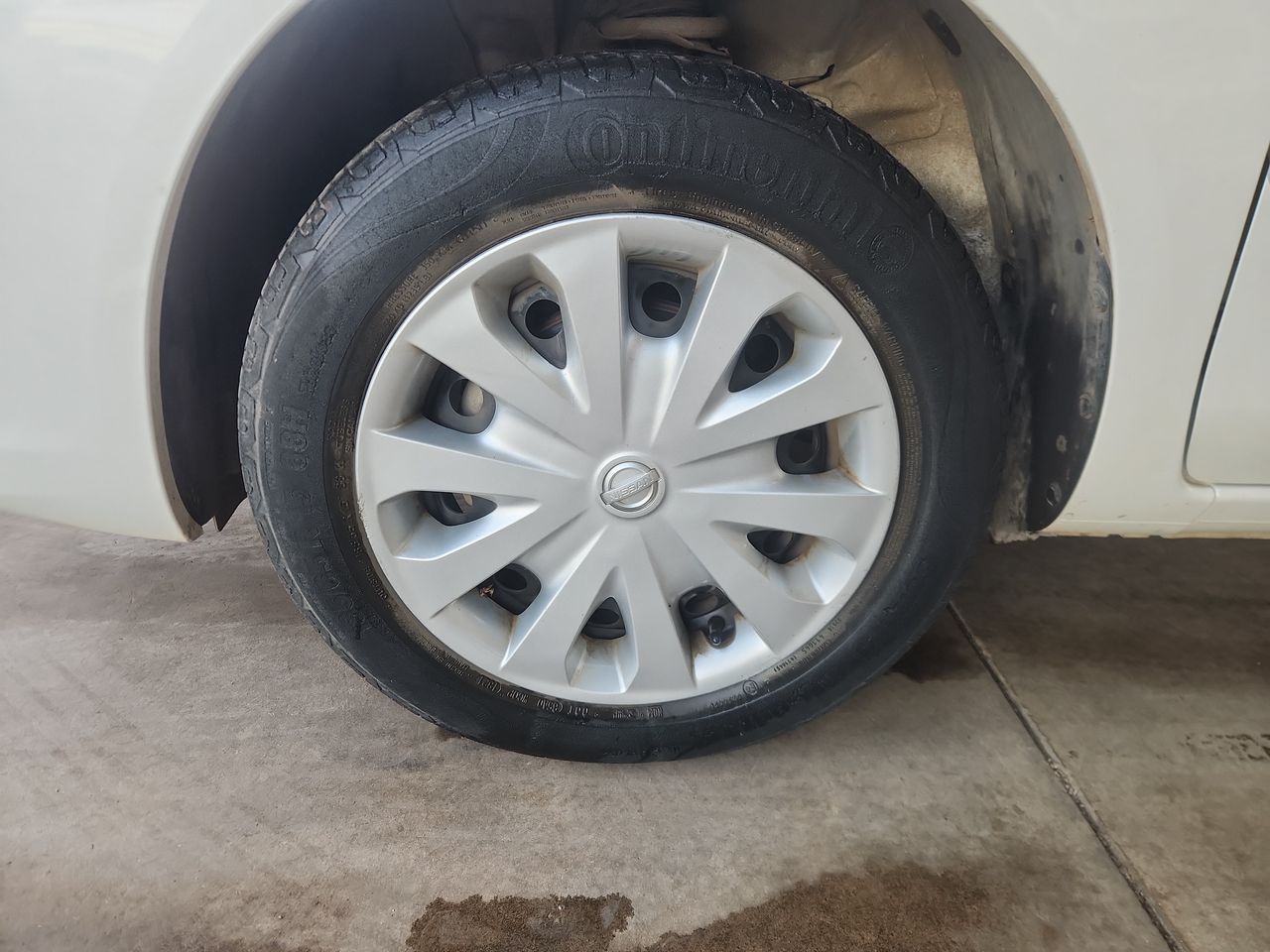 Nissan Versa — foto 8 de 24