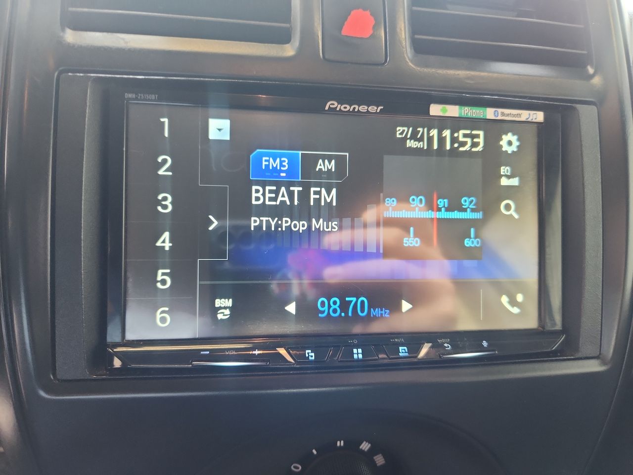 Nissan Versa — foto 18 de 24