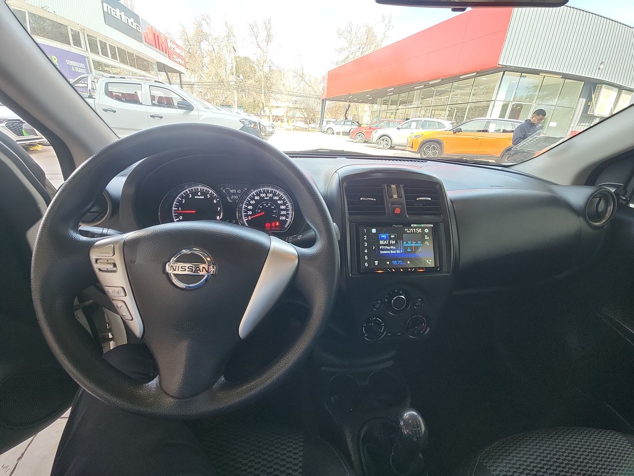 Nissan Versa — foto 21 de 24