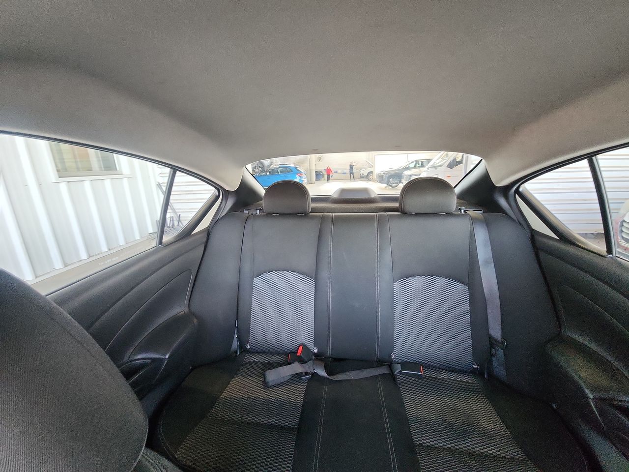 Nissan Versa — foto 23 de 24
