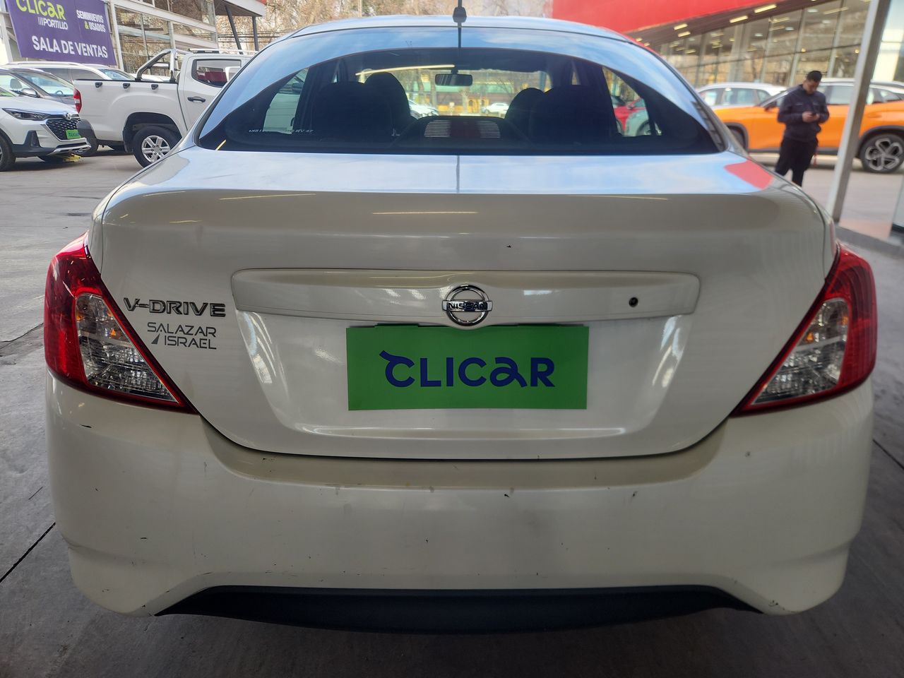 Nissan Versa — foto 11 de 24