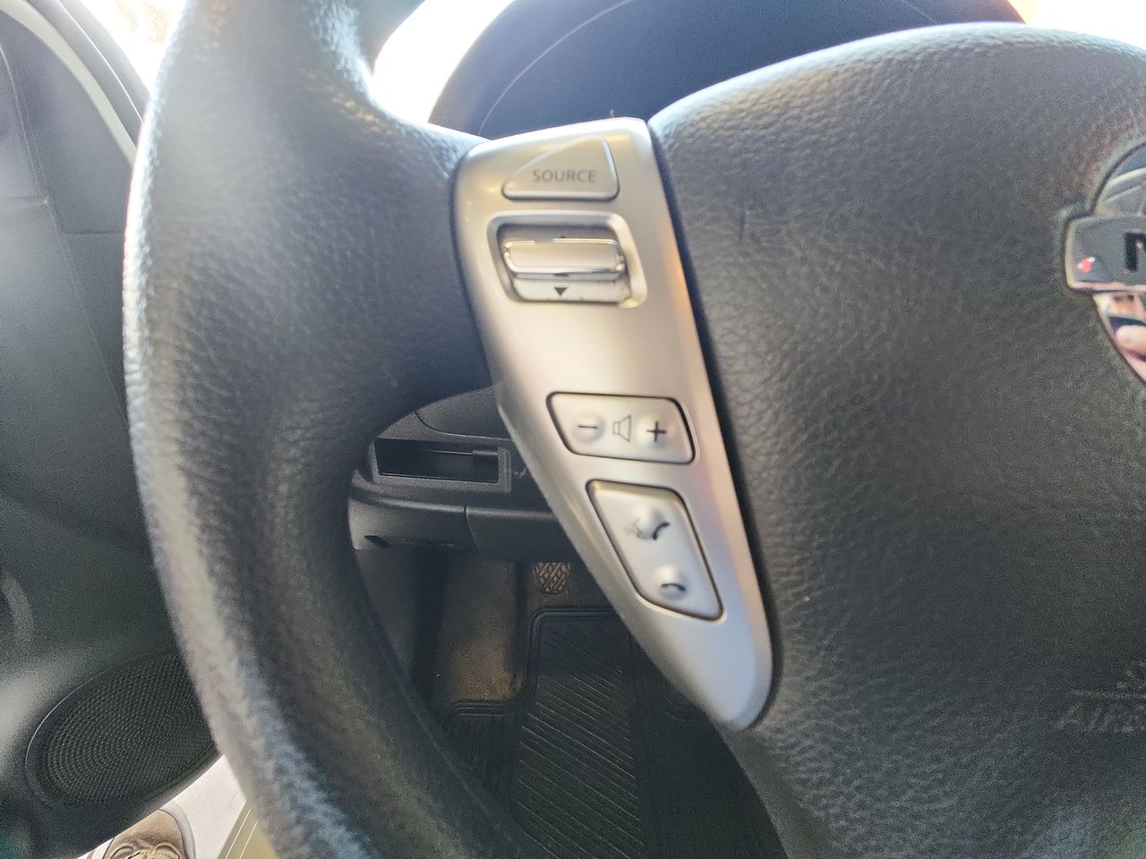 Nissan Versa — foto 16 de 24