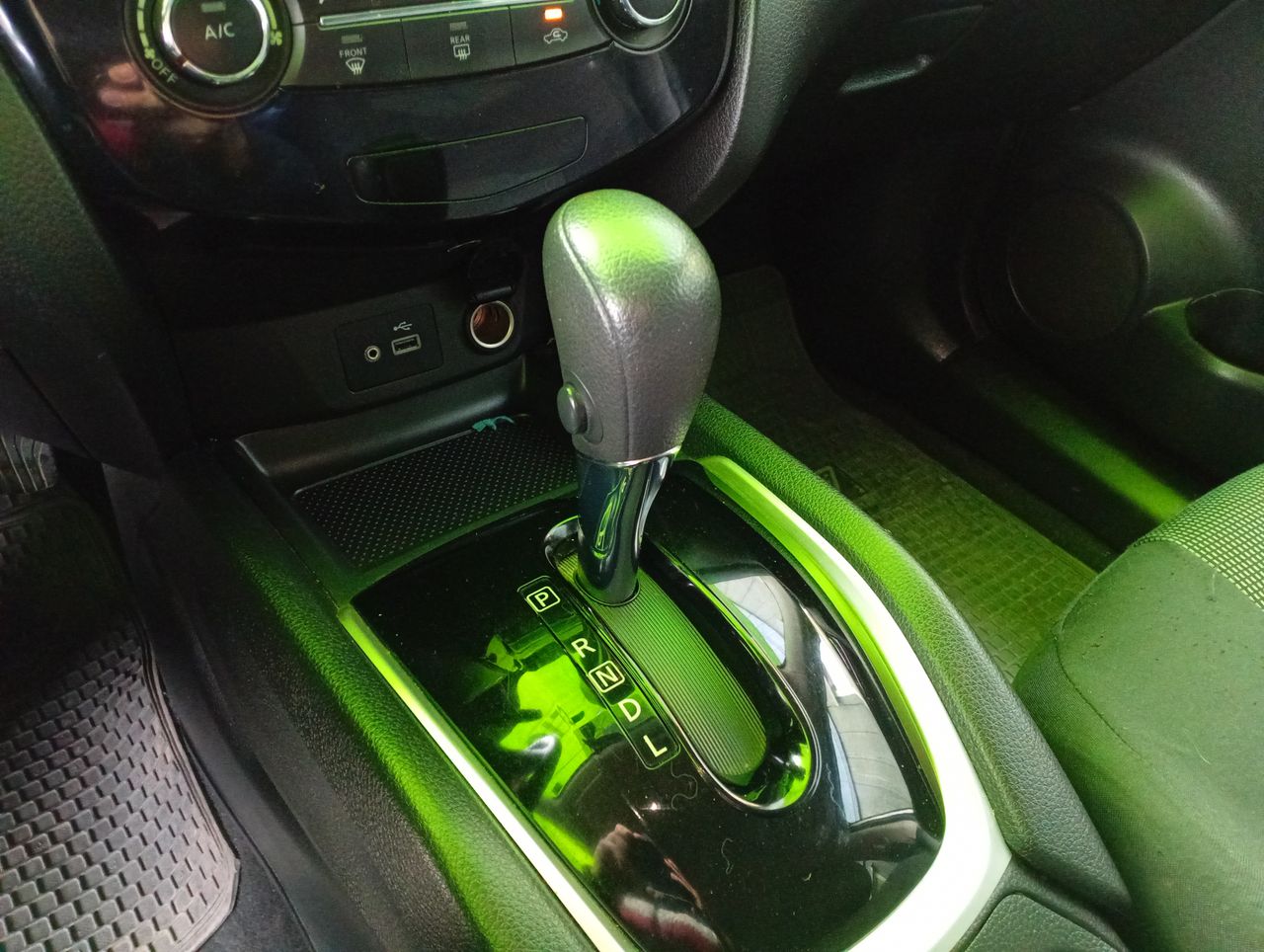 NISSAN - 14