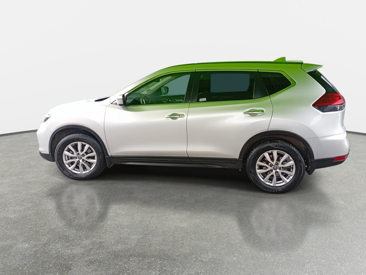 NISSAN - 4
