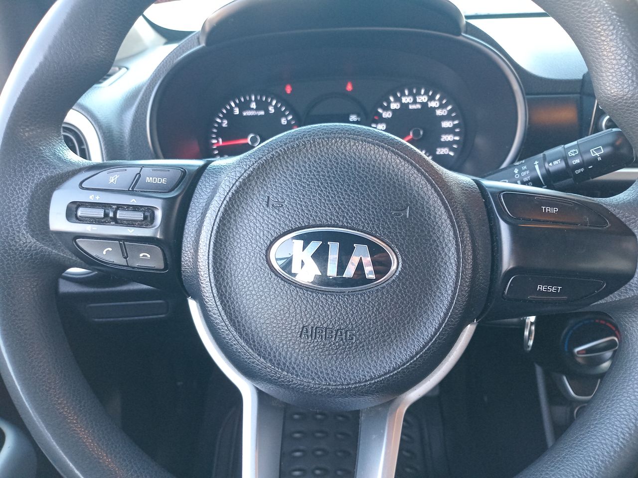 KIA - 24
