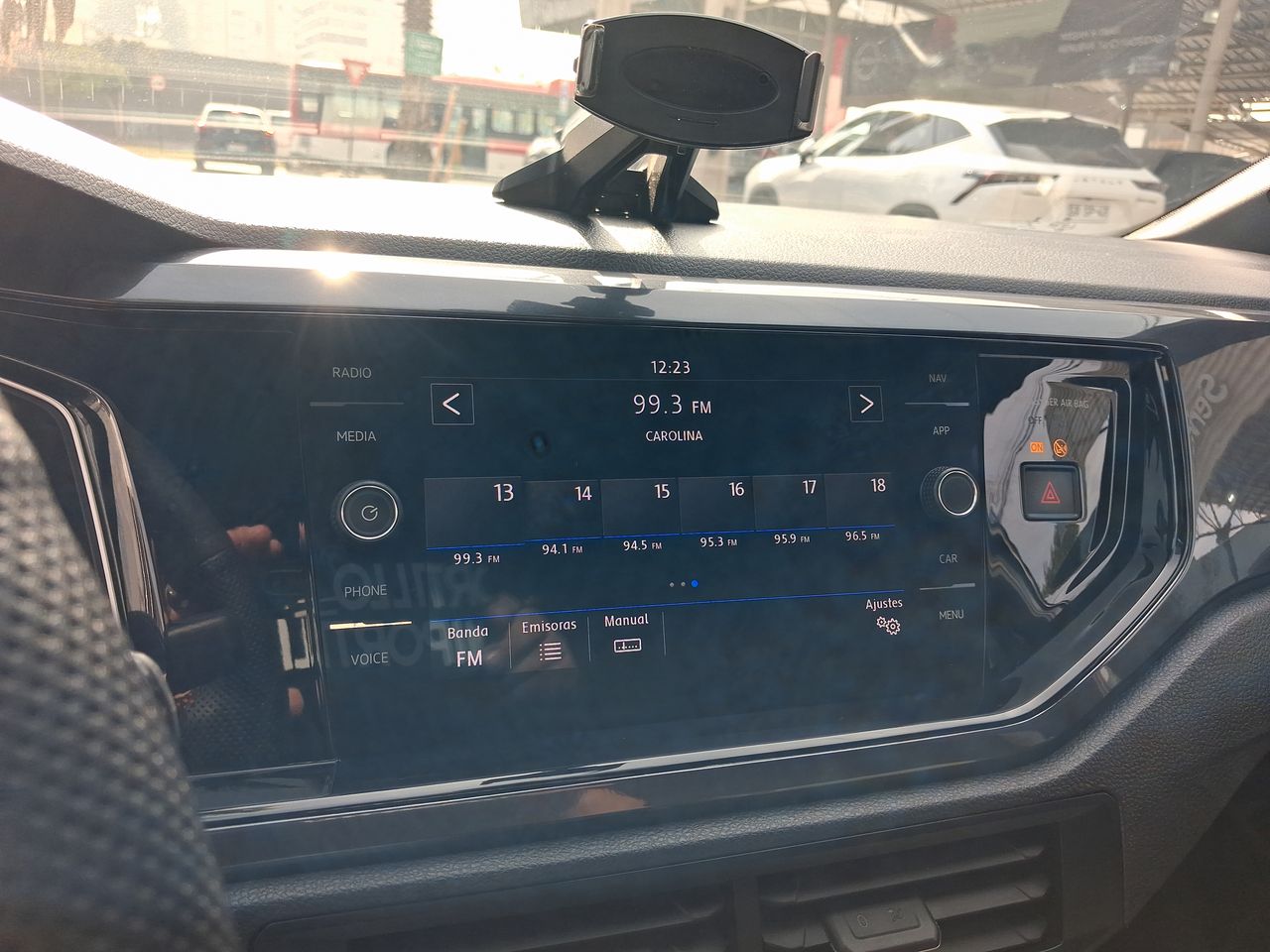 VOLKSWAGEN - 25