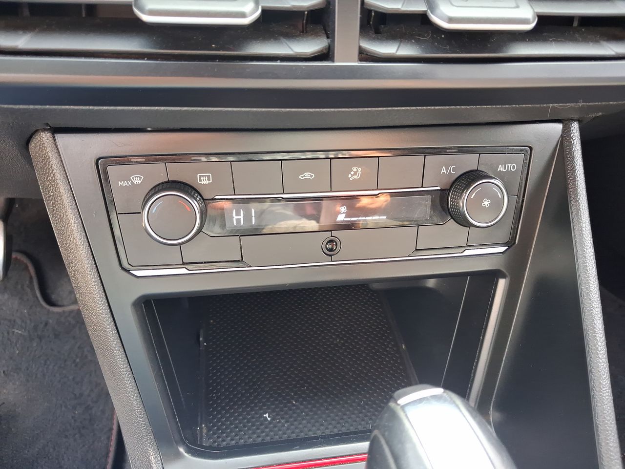 VOLKSWAGEN - 27