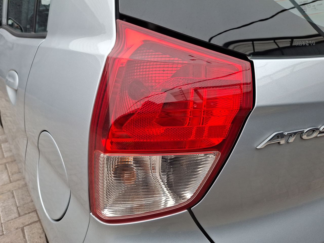 HYUNDAI - 20