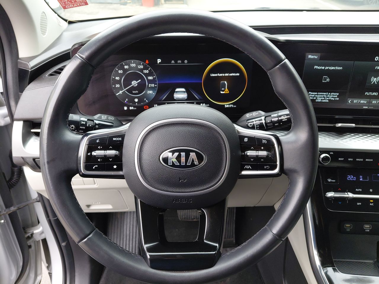 KIA Carnival — foto 25 de 36
