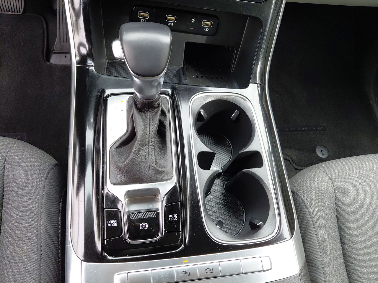KIA Carnival — foto 31 de 36