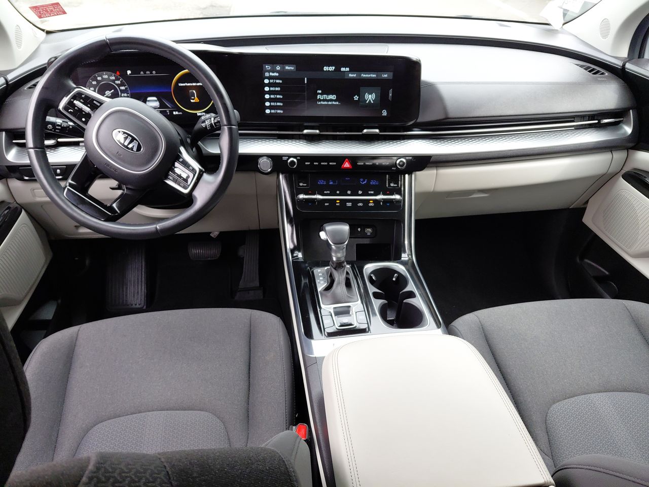 KIA Carnival — foto 32 de 36