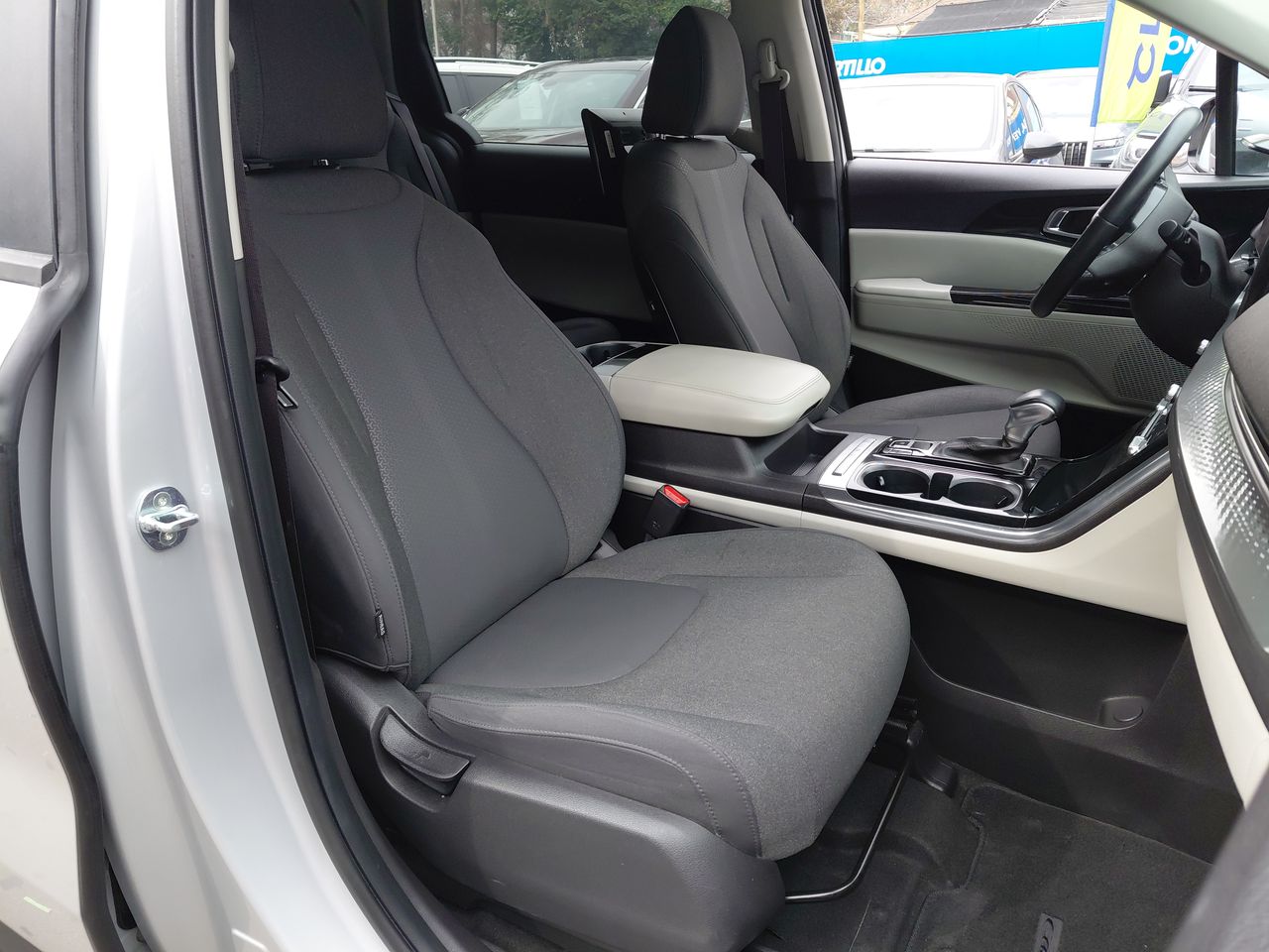 KIA Carnival — foto 33 de 36