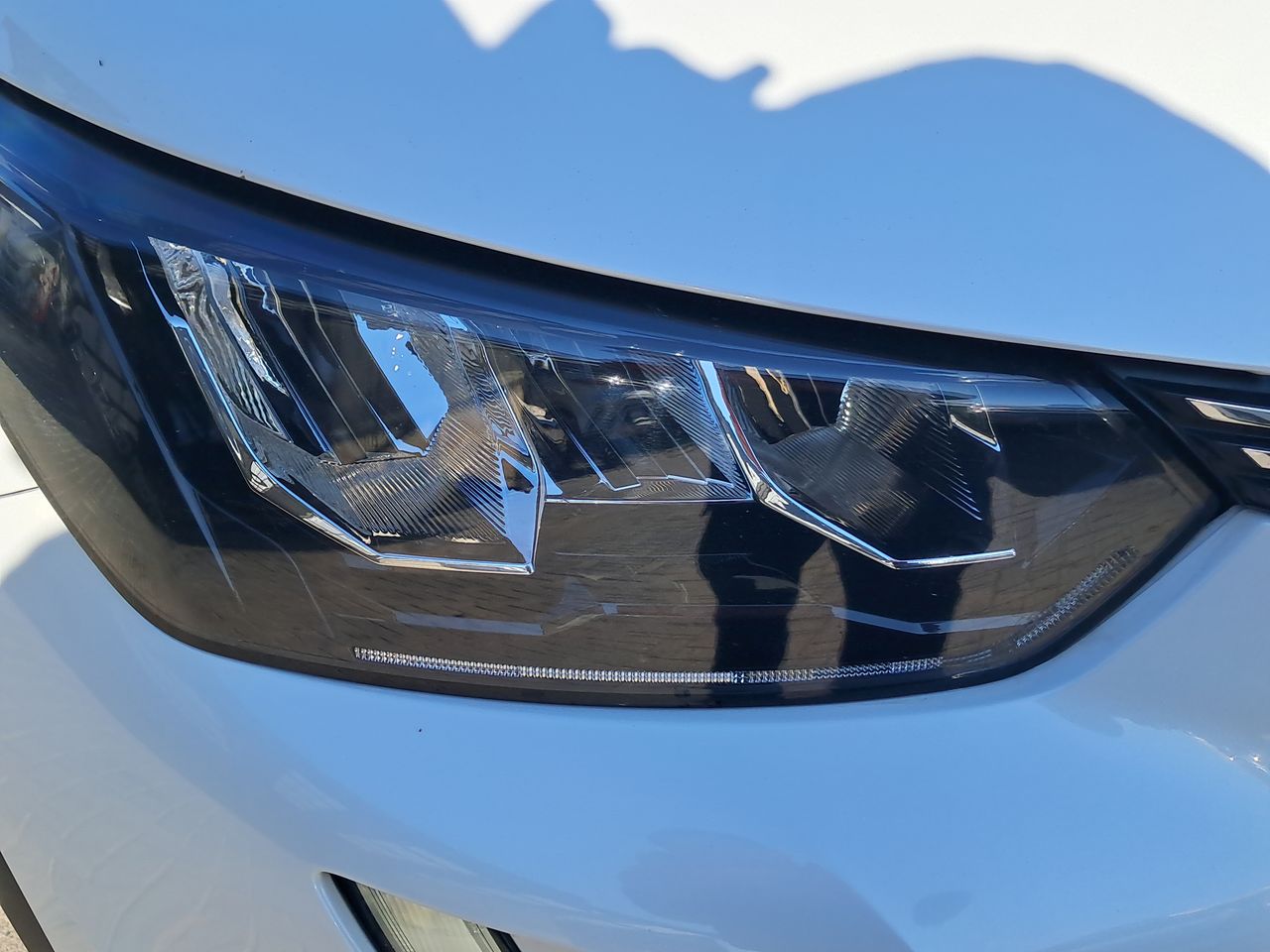 PEUGEOT - 8
