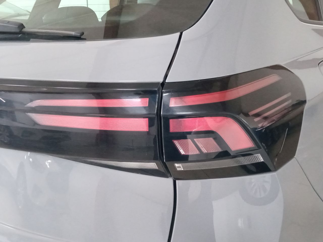 VOLKSWAGEN - 19