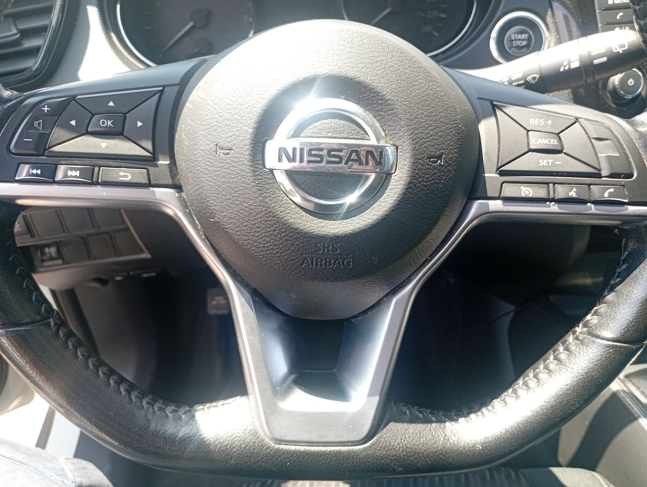 NISSAN - 27