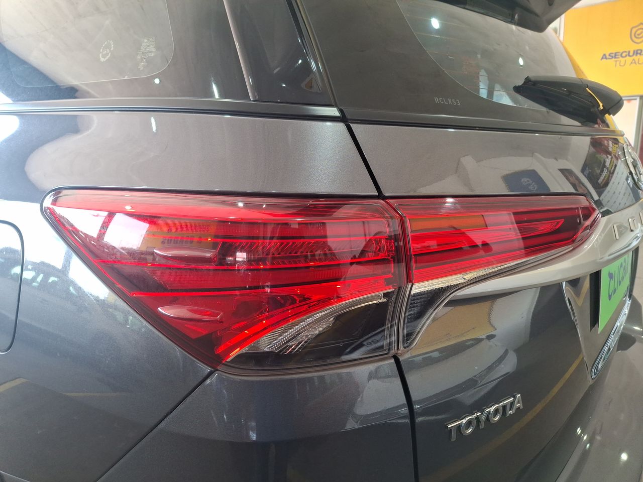 TOYOTA - 20