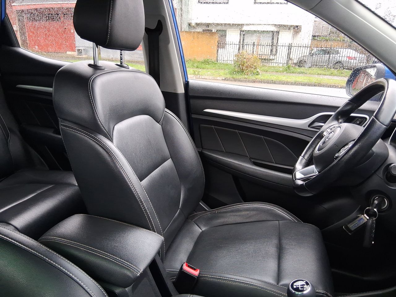 MG Zs — foto 7 de 28