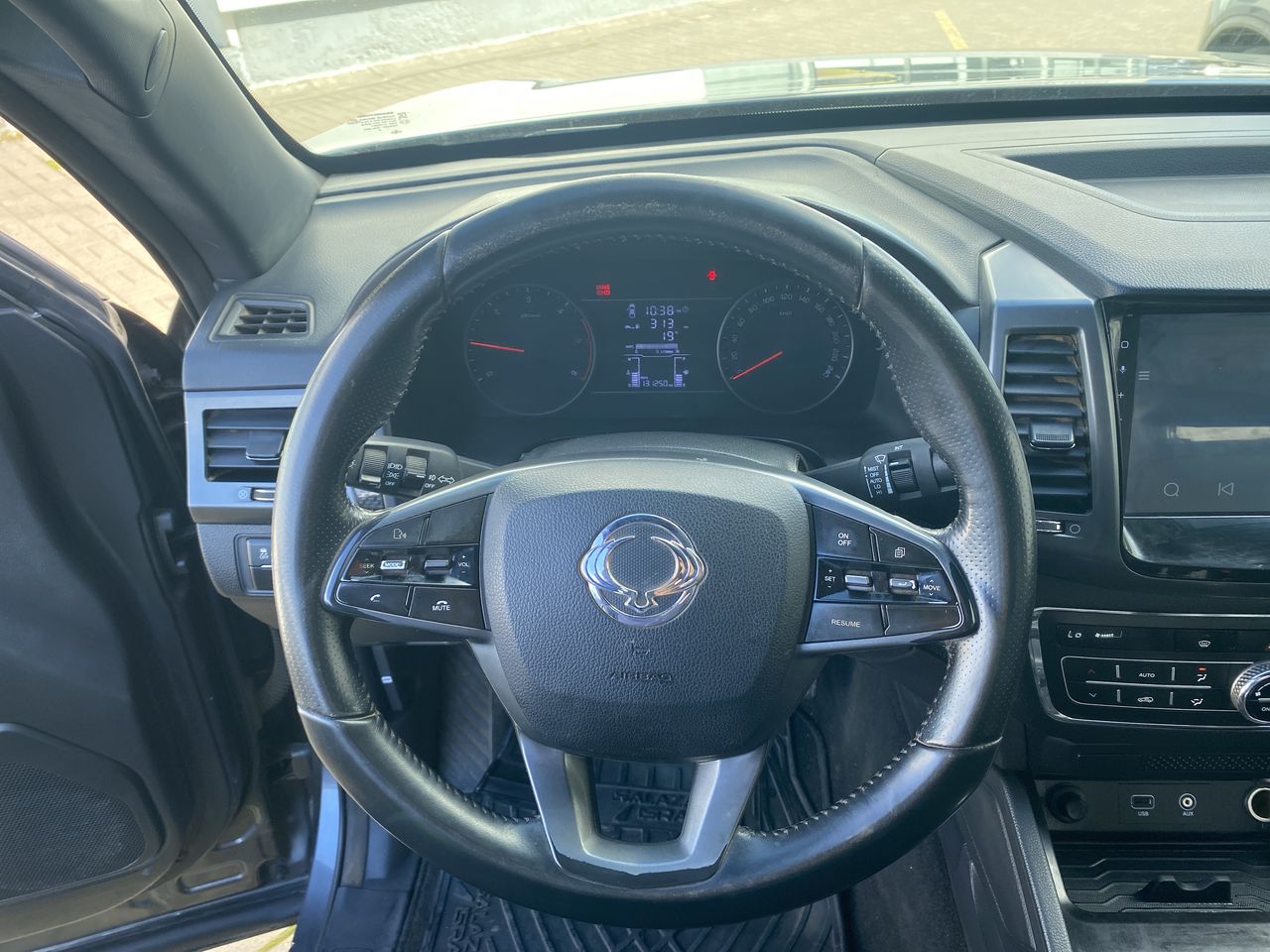 SSANGYONG - 24