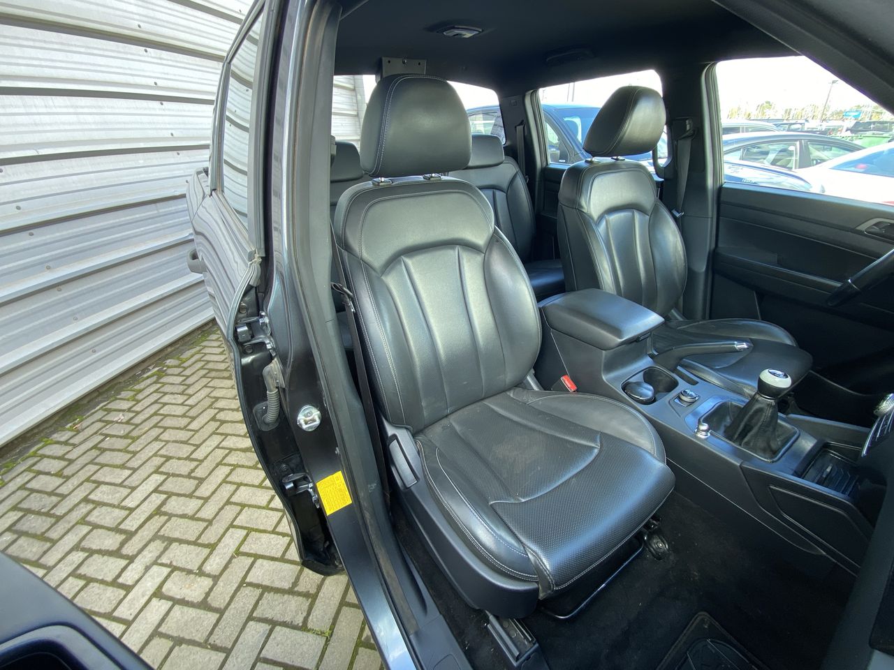 SSANGYONG - 32