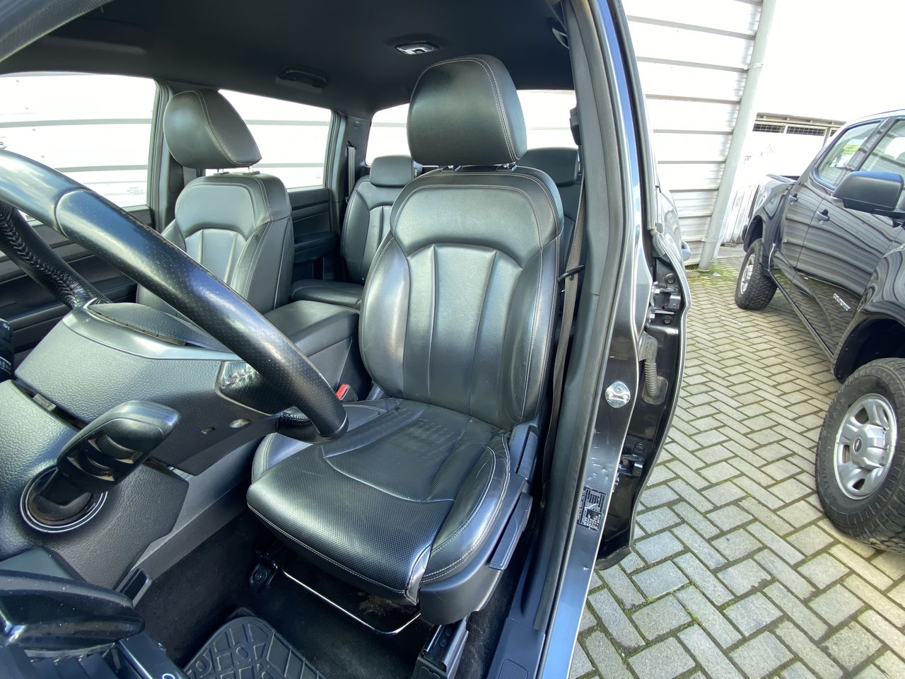SSANGYONG - 23