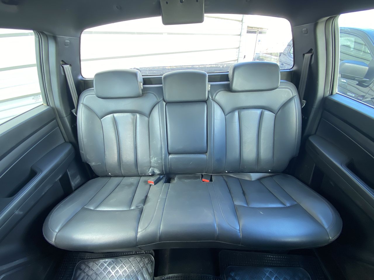 SSANGYONG - 12