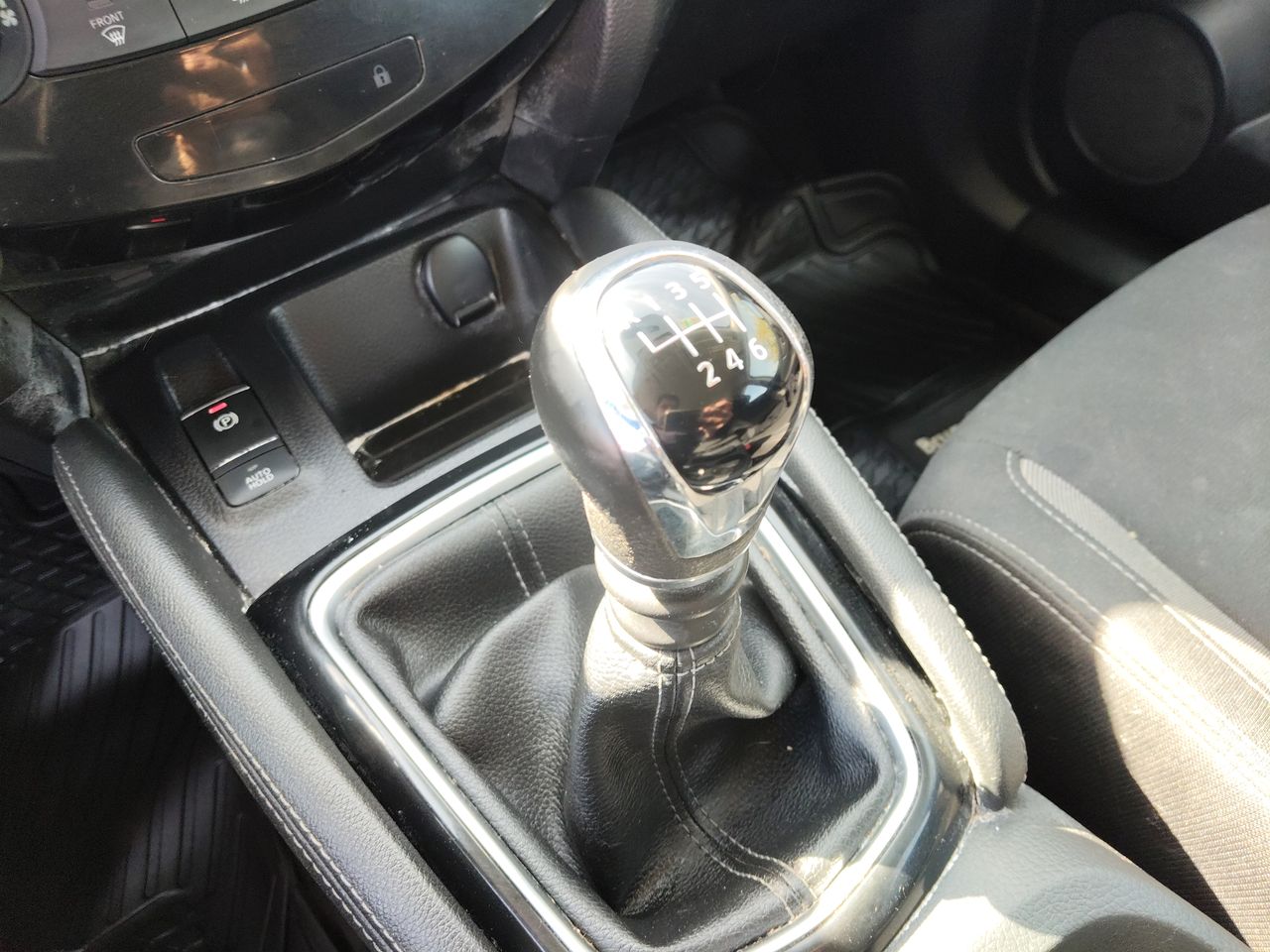 NISSAN - 15