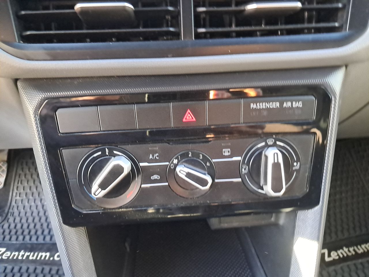 VOLKSWAGEN - 28
