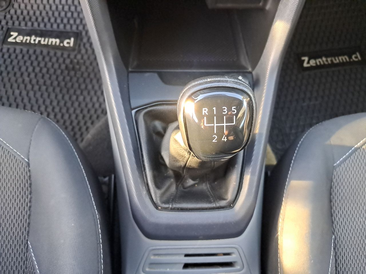 VOLKSWAGEN - 29