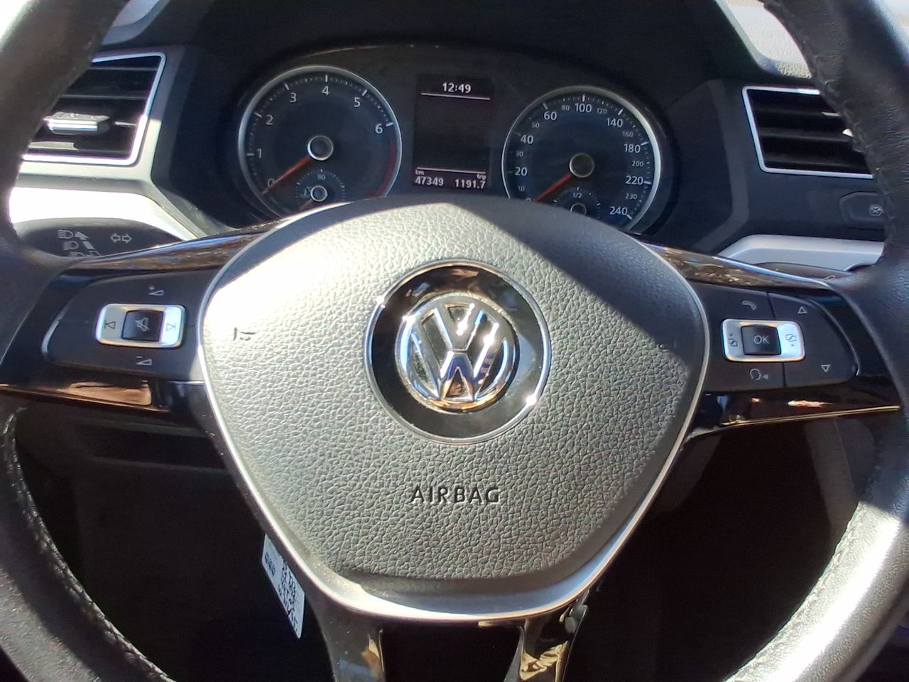 VOLKSWAGEN - 11