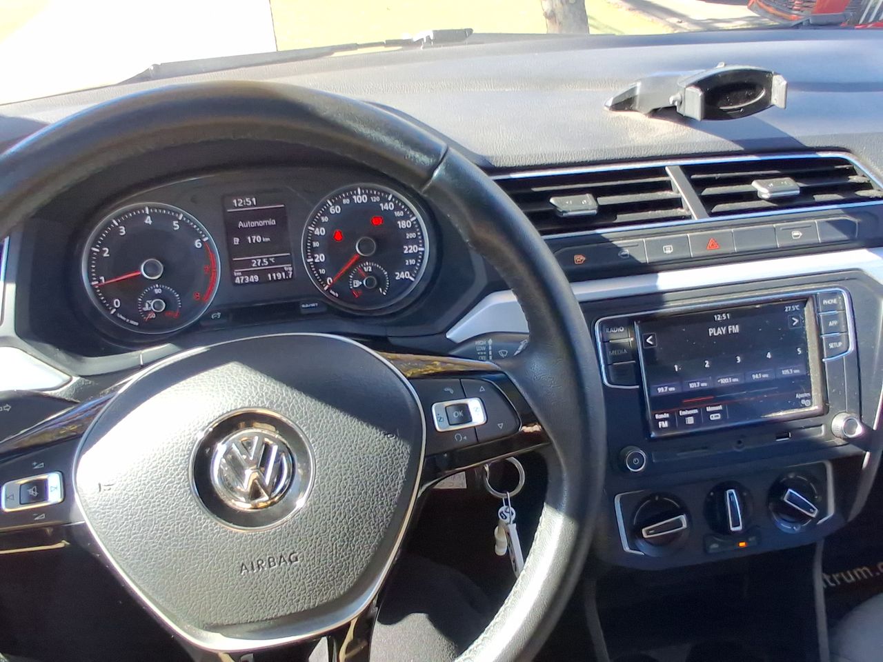 VOLKSWAGEN - 17