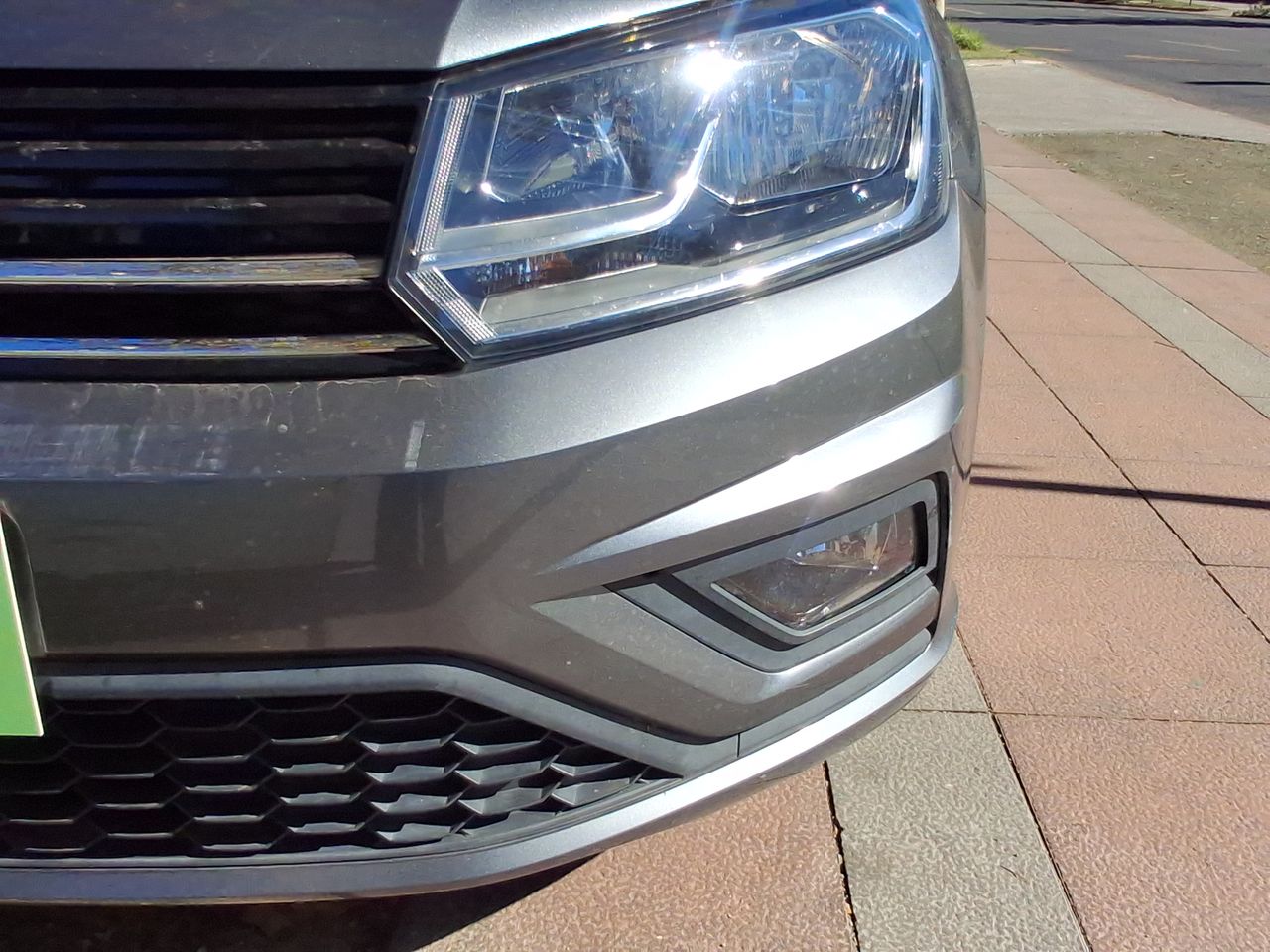 VOLKSWAGEN - 4
