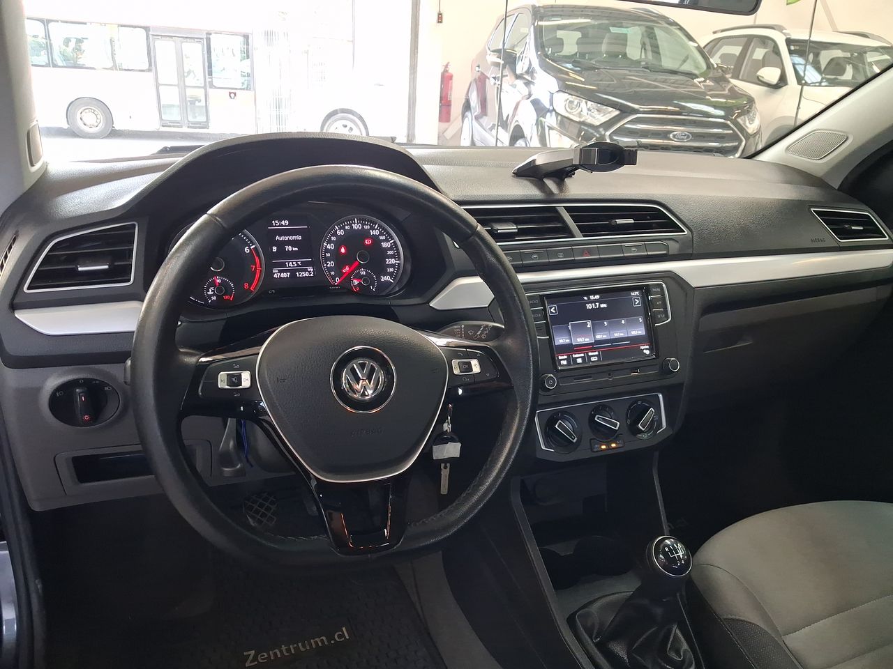 VOLKSWAGEN - 24