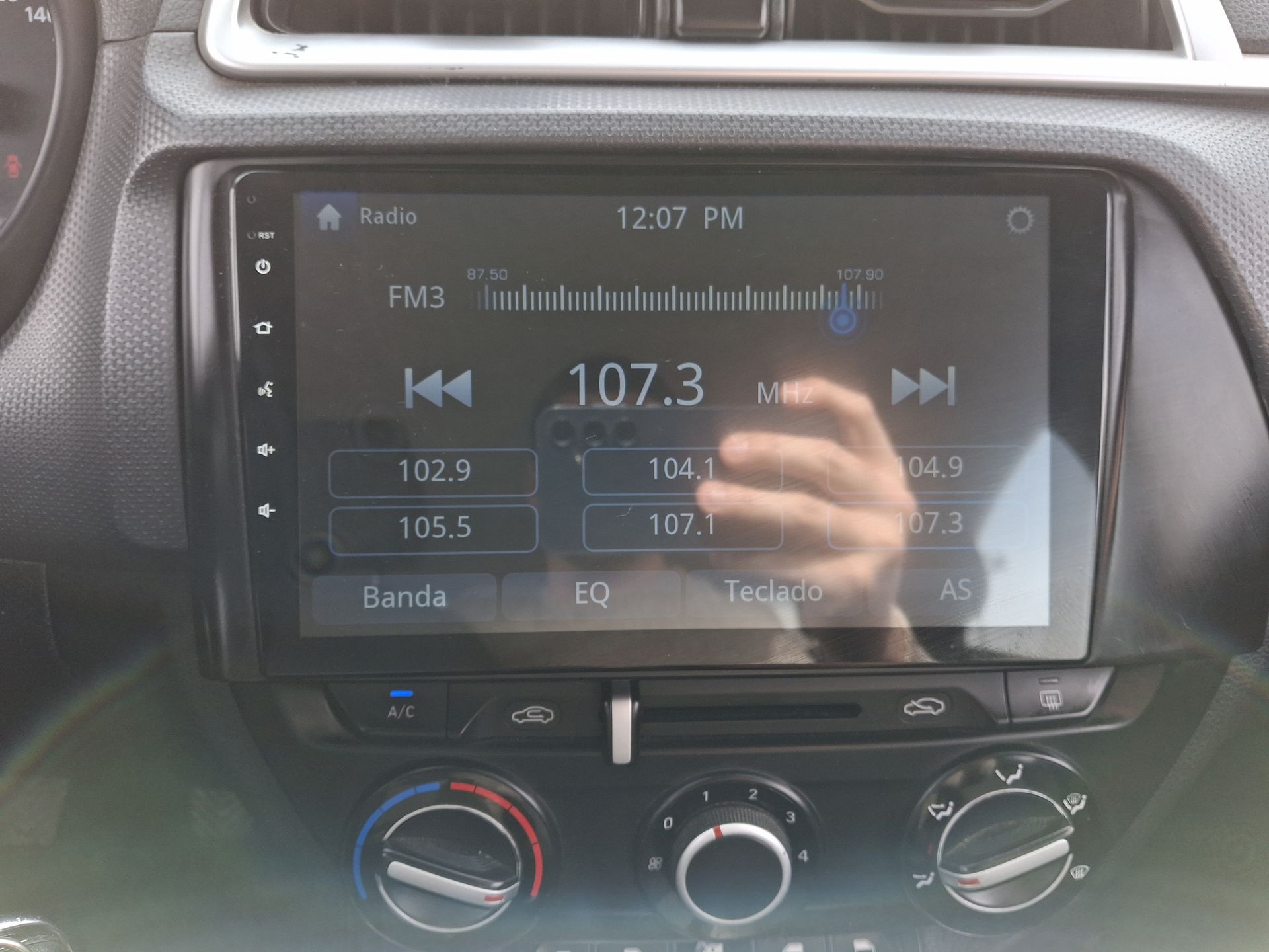 HYUNDAI - 23