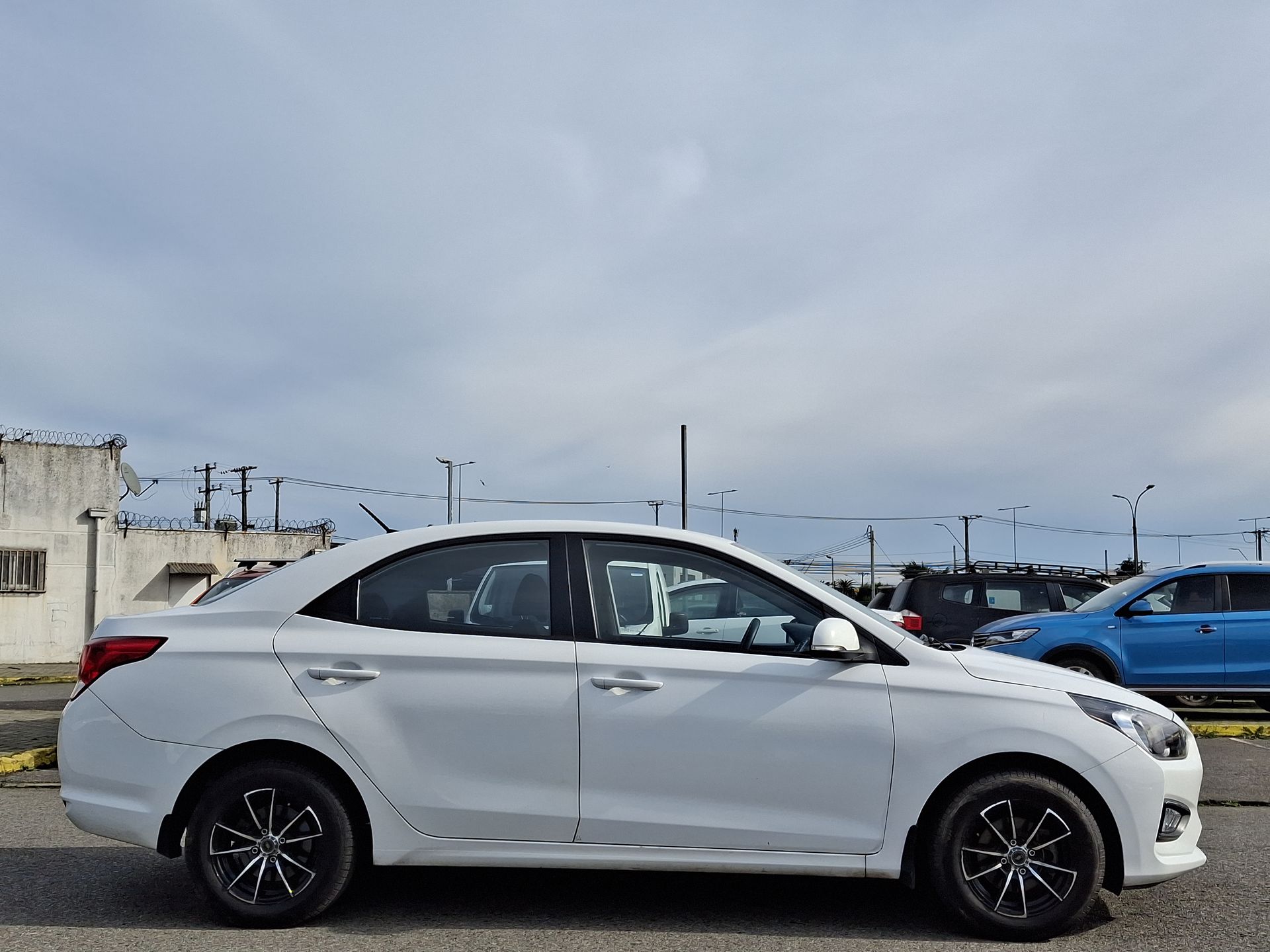 HYUNDAI - 8