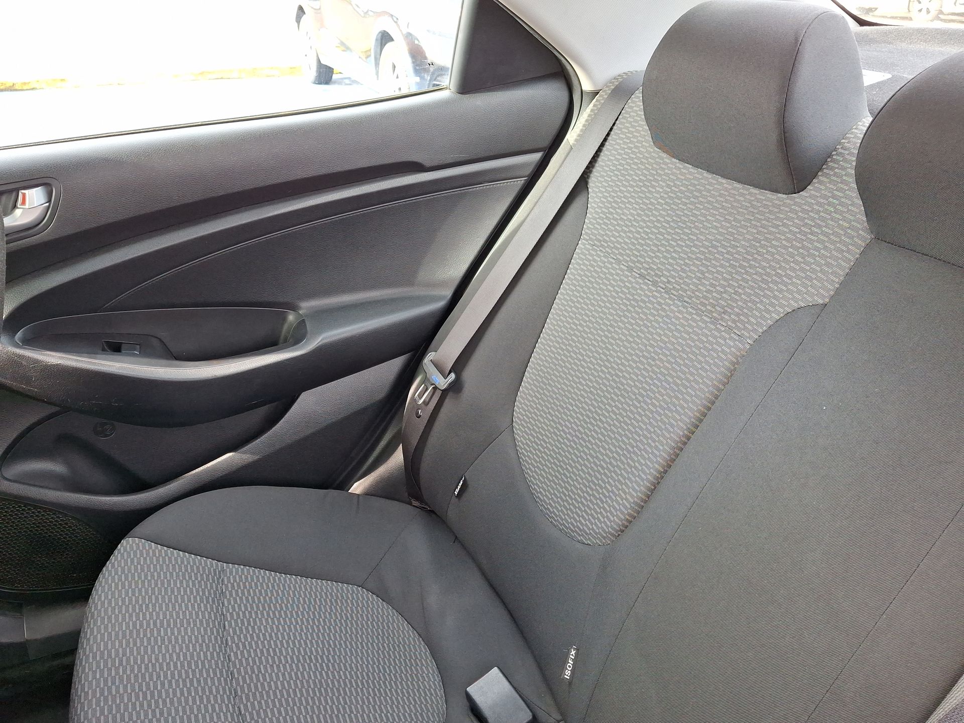 HYUNDAI - 12