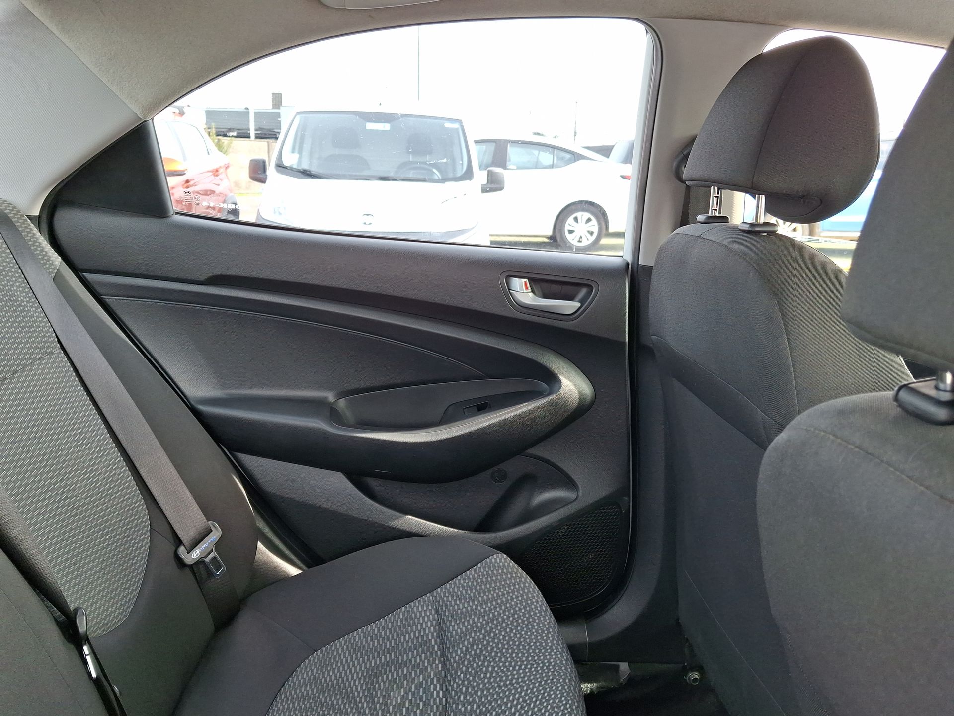 HYUNDAI - 15