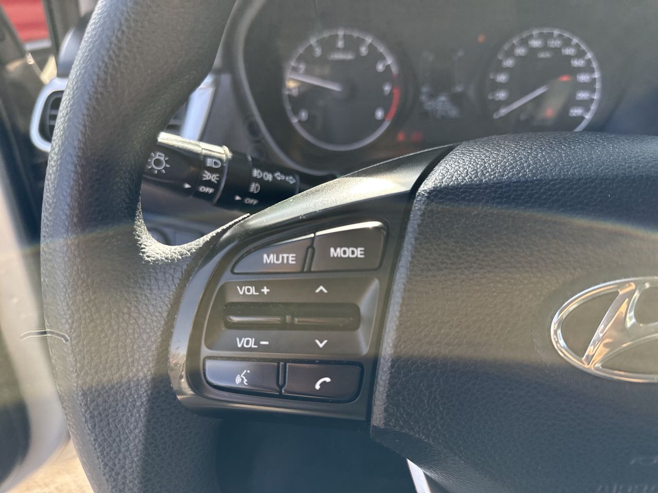HYUNDAI - 18